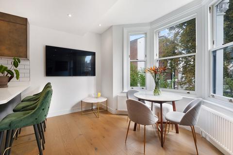 2 bedroom flat for sale, Cubitt Terrace, London, SW4