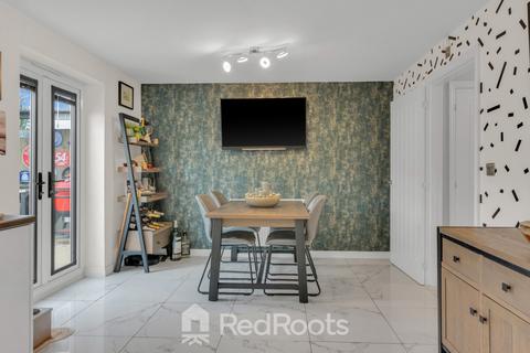 4 bedroom detached house for sale, Warren Court, Pontefract WF7