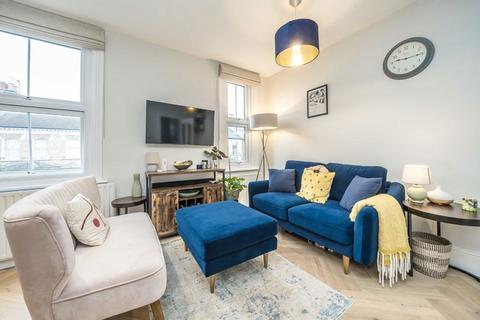 2 bedroom flat for sale, Tregothnan Road, London SW9