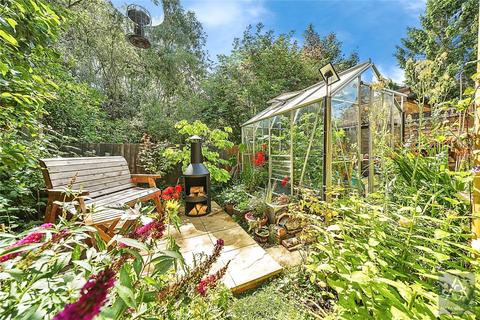 17 Capel Close, Akeley, Buckingham, MK18 5HX