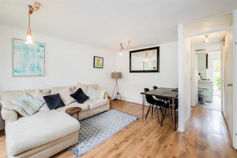 1 bedroom maisonette for sale, Mapleton Road, London