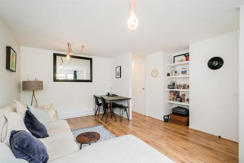 6 Mapleton Road, London, E4 6XL