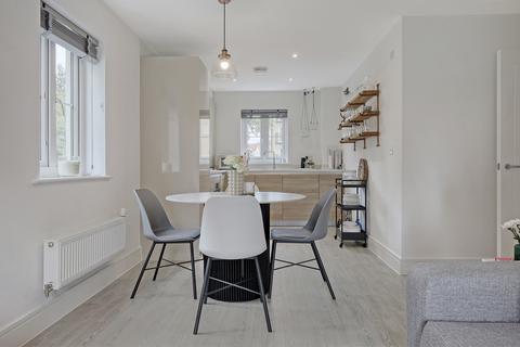 2 bedroom flat for sale, Camellia House, Chigwell IG7