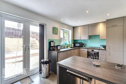 3 bedroom semi-detached house for sale, Calabria Grove, Barnsley