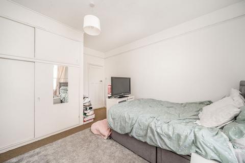 3 bedroom flat for sale, Waldegrave Road, Teddington TW11