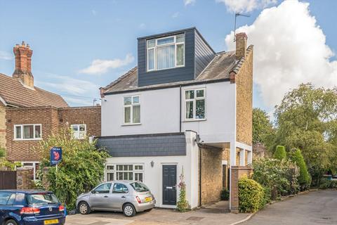 3 bedroom flat for sale, Waldegrave Road, Teddington TW11