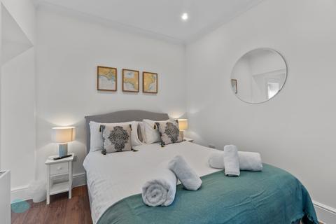 1 bedroom apartment to rent, Flat 103 Admiralty House