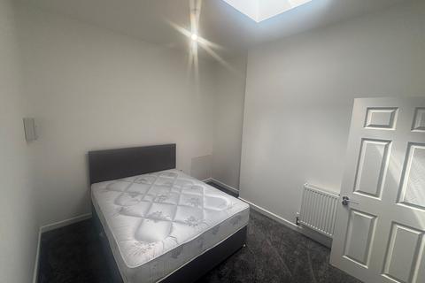 2 bedroom apartment to rent, 70 Alma Road Flat