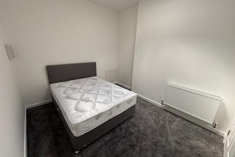 2 bedroom apartment to rent, 70 Alma Road Flat