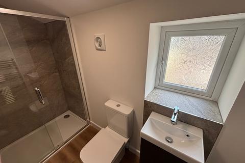 2 bedroom apartment to rent, 70 Alma Road Flat
