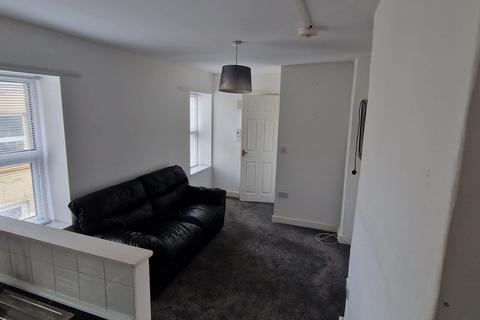 Studio to rent, Flat 3 8 Alexandra Road