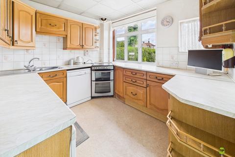 4 bedroom semi-detached house for sale, Woolwich Road, Bexleyheath, Kent, DA7
