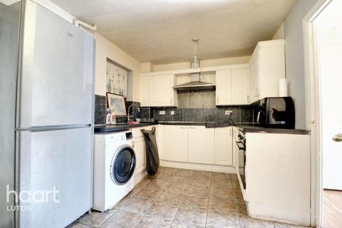 undefined, The Ridings, Luton