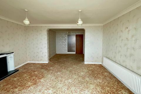 2 bedroom apartment for sale, Nevill Crescent, Llandudno