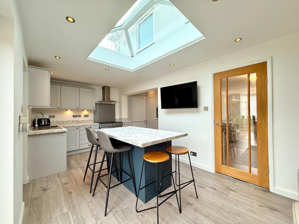 House in Solihull, Shirley - More