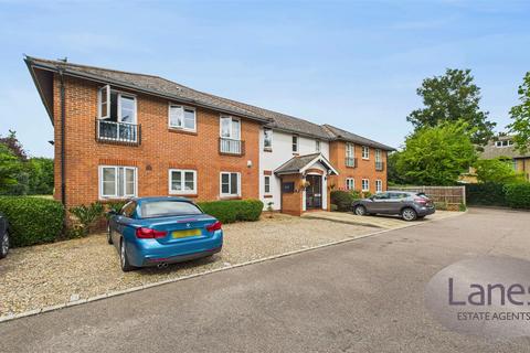 2 bedroom apartment for sale, Howard Court, Henry Close, EN2