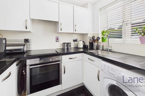 2 bedroom apartment for sale, Howard Court, Henry Close, EN2