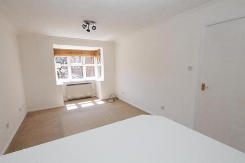 1 bedroom flat for sale, Whelan Way, Wallington SM6