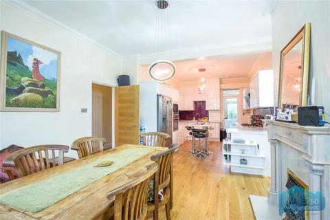 8 Clifton Road, London, N3 2AR