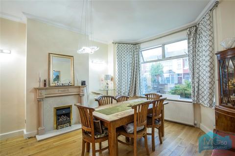 8 Clifton Road, London, N3 2AR