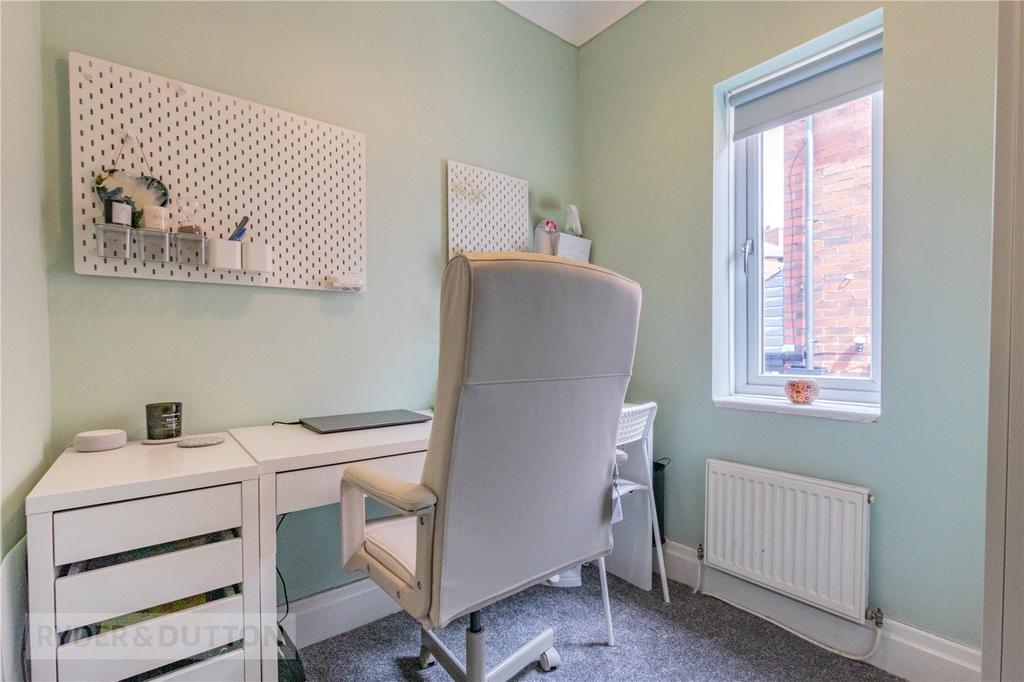 Bedroom/Office