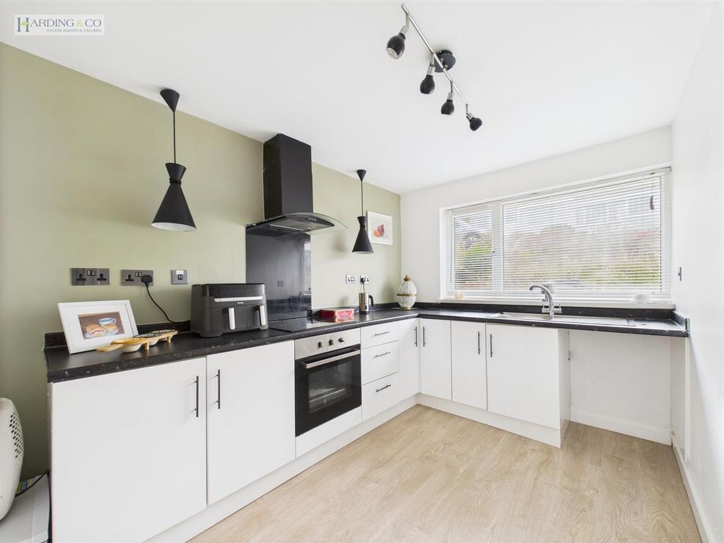 Kitchen .2.jpg