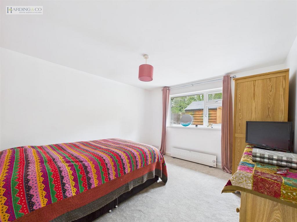 Bedroom 1.jpg