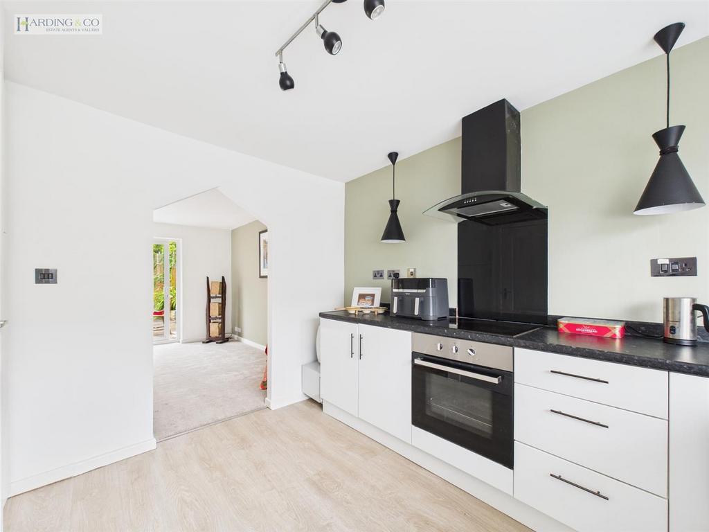 Kitchen .3.jpg