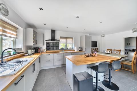 4 bedroom detached house for sale, Manor Close, Radstock BA3
