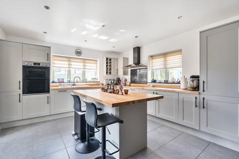 4 bedroom detached house for sale, Manor Close, Radstock BA3