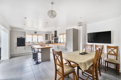 4 bedroom detached house for sale, Manor Close, Radstock BA3