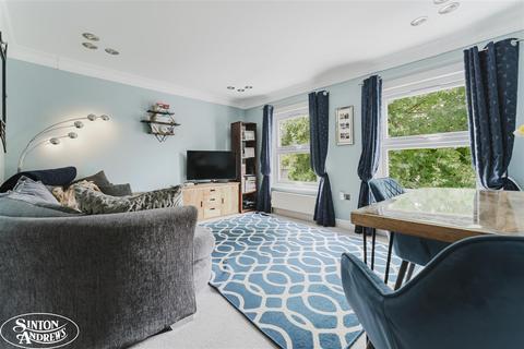 3 bedroom apartment for sale, Station Road, London