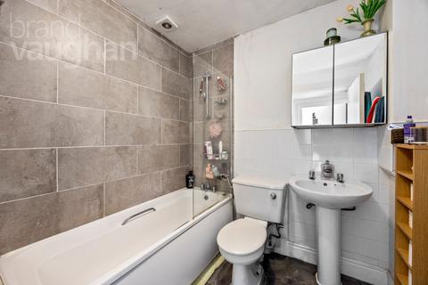 2 bedroom flat for sale, Tisbury Road, Hove, BN3