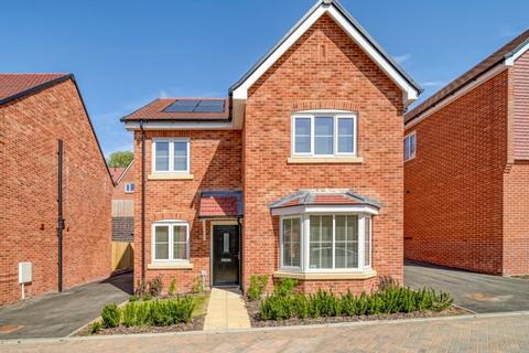 4 bedroom detached house for sale, Selborne Park, Selborne Road, Alton, Hampshire, GU34