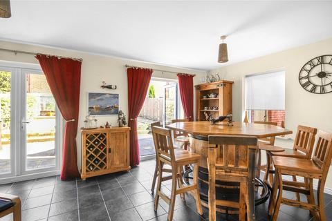 17 Nicholson Park, Bracknell, RG12 9QN