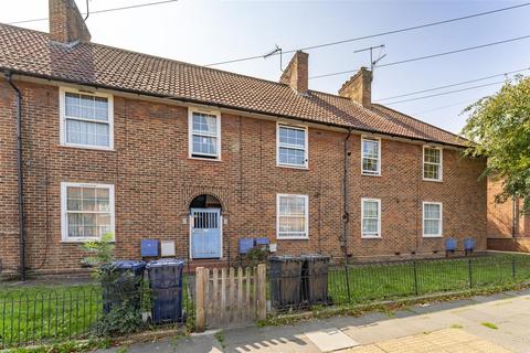 2 bedroom maisonette for sale, Bordars Road, London