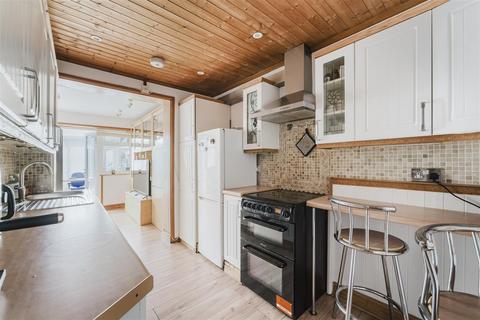 2 bedroom maisonette for sale, Bordars Road, London