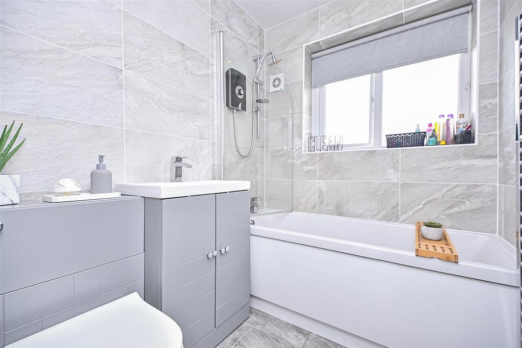 3 Burwell Close Bathroom (1).jpg