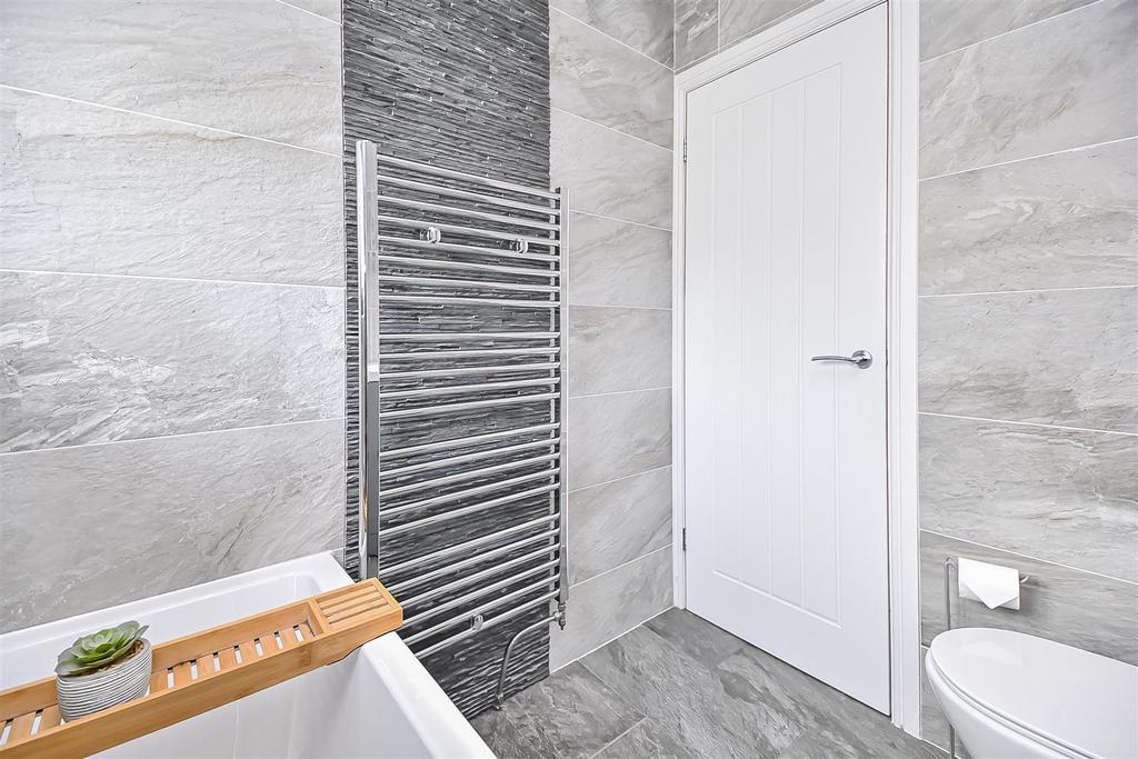 3 Burwell Close Bathroom (2).jpg