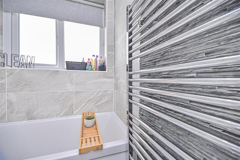 3 Burwell Close Bathroom (3).jpg
