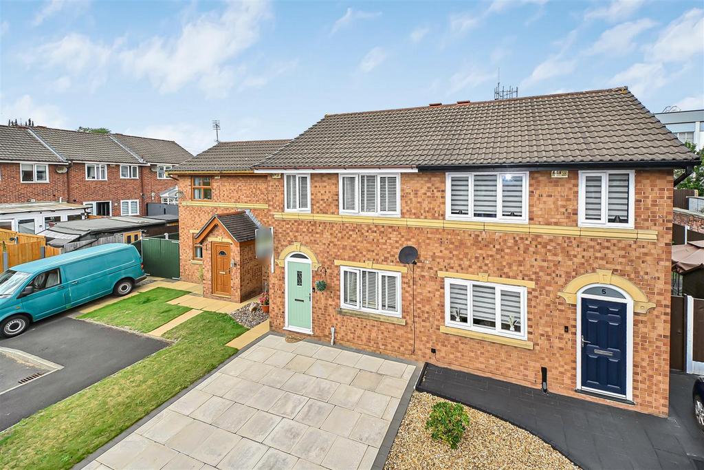 3 Burwell Close External (4).jpg