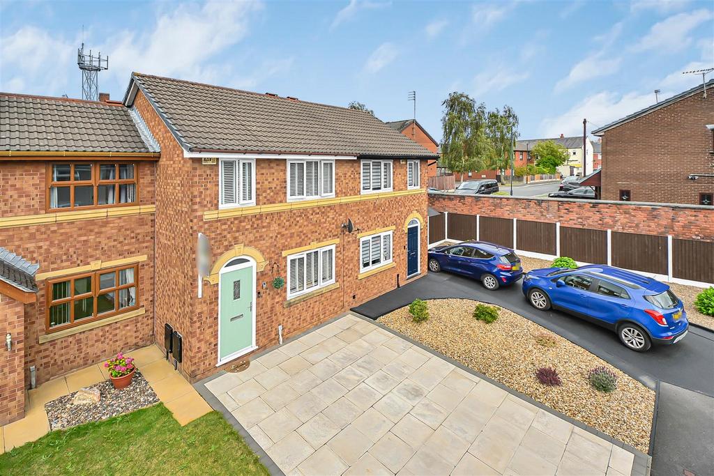 3 Burwell Close External (5).jpg