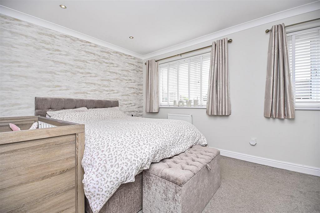 3 Burwell Close bedroom 1 (1).jpg