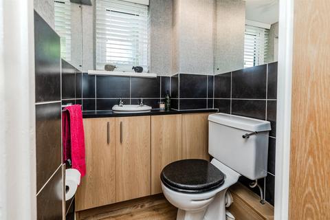 undefined, Pinewood Close, Newcastle Upon Tyne NE3