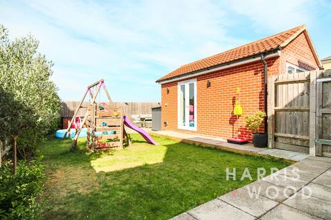 4 bedroom semi-detached house for sale, Lilianna Road, Chesterwell, CO4