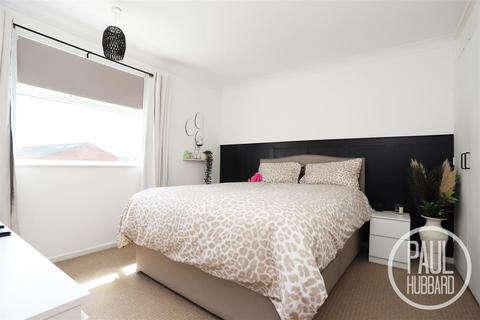 2 bedroom maisonette for sale, Henham Road, Lowestoft, NR32