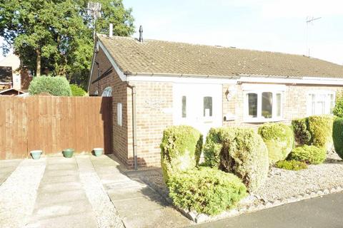 2 bedroom semi-detached bungalow to rent, Kerry Close, Barwell
