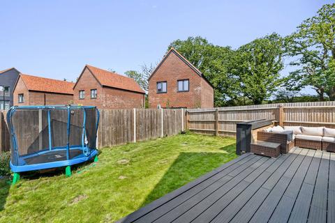 3 bedroom detached house for sale, Denchy Mead, Burgess Hill, RH15