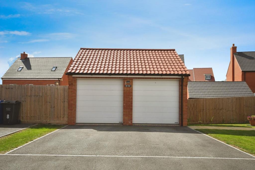 GARAGE.jpg