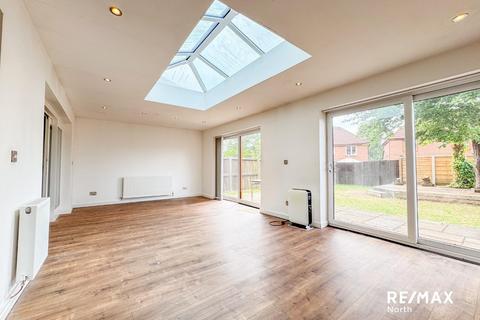 4 bedroom detached house for sale, Challum Drive, Chadderton